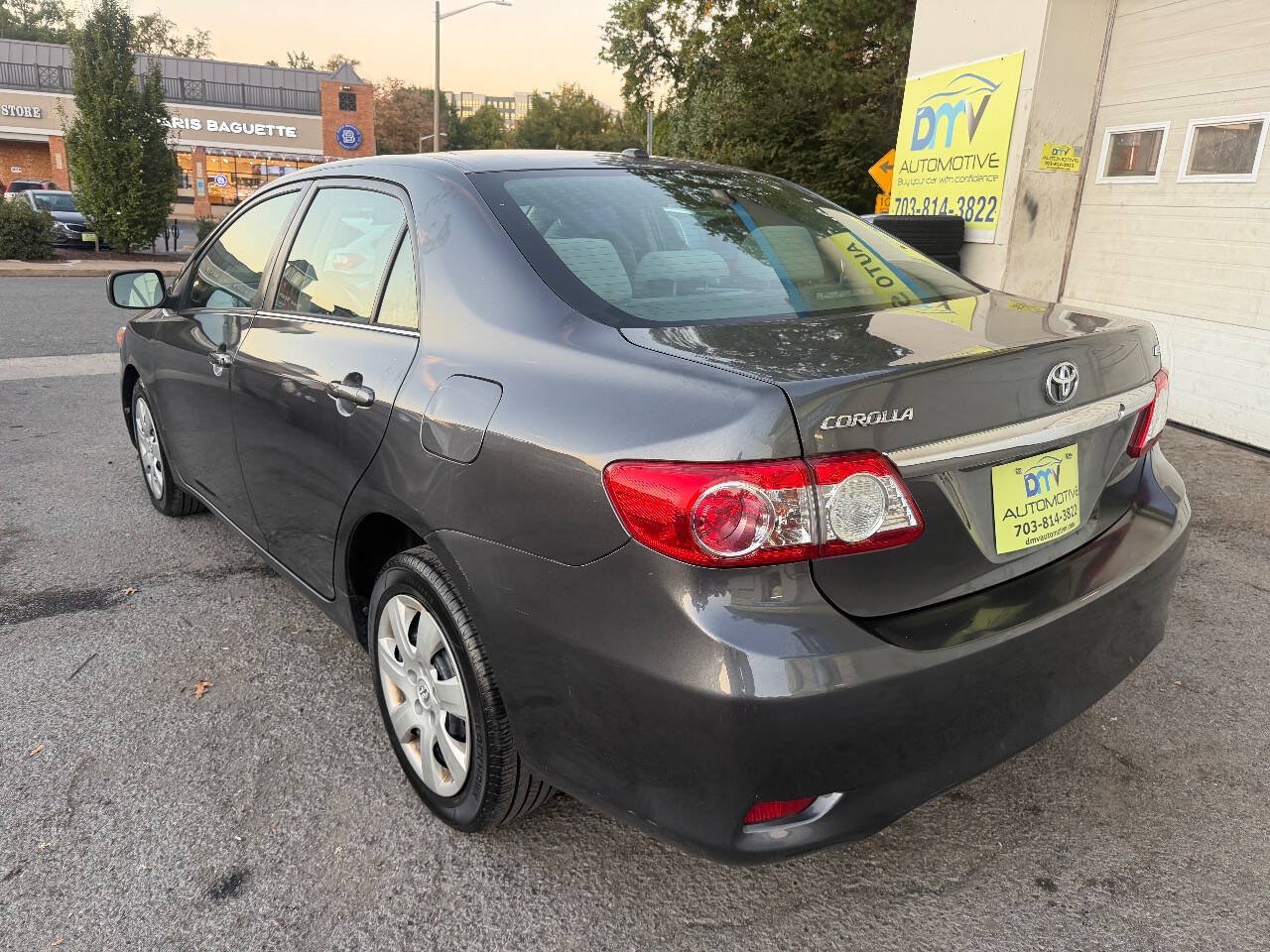 Used 2013 Toyota Corolla LE FWD image 4