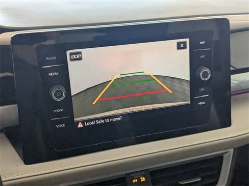 Certified 2025 Volkswagen Taos SEL image 22