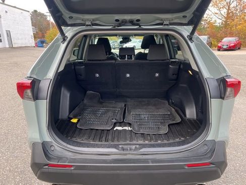 Used 2021 Toyota RAV4 XLE w/ Convenience Package image 18