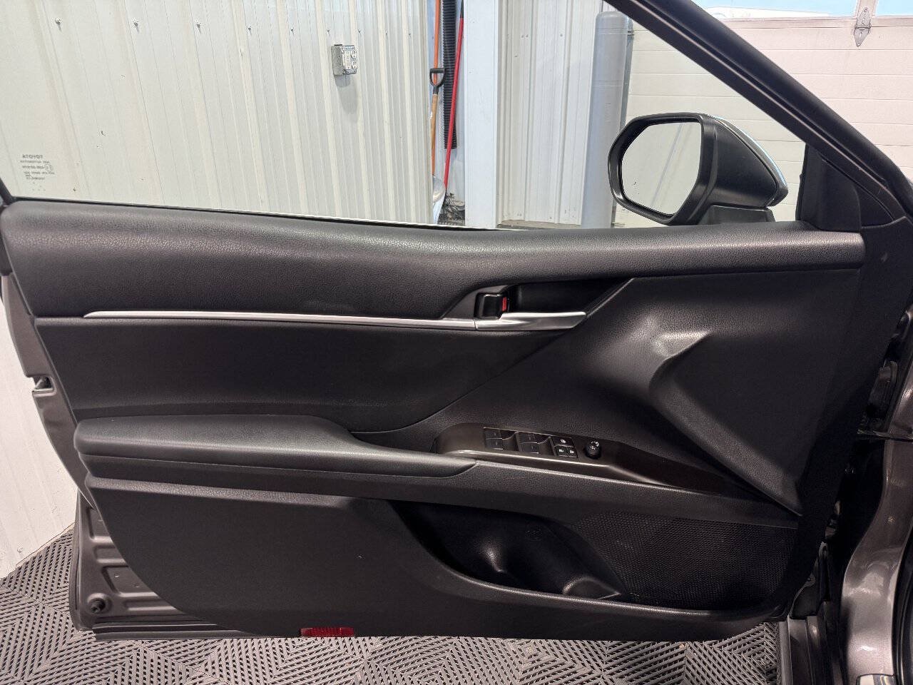 Used 2024 Toyota Camry SE FWD image 7