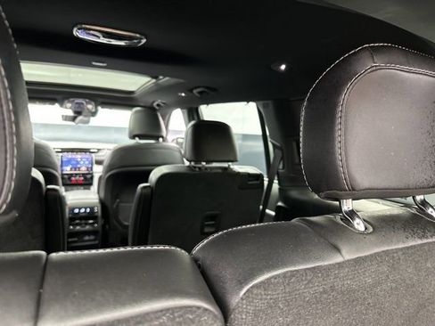 Certified 2024 Jeep Grand Cherokee L Limited w/ Luxury Tech Group II AWD/4WD image 18