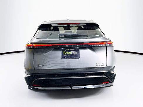 Used 2023 Nissan Ariya AWD image 7