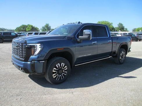 New 2026 GMC Sierra 2500 Denali Ultimate AWD/4WD image 9