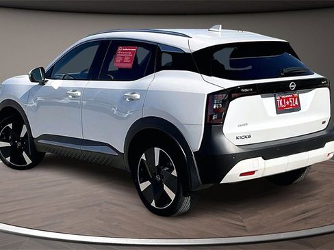 Certified 2025 Nissan Kicks SR image 11