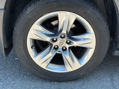 Used 2014 Toyota Highlander Limited Platinum AWD/4WD image 15