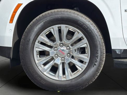 Used 2025 GMC Yukon XL Denali AWD/4WD image 11