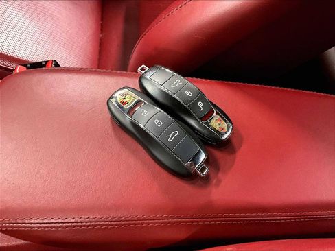 Used 2017 Porsche 911 Turbo S image 38