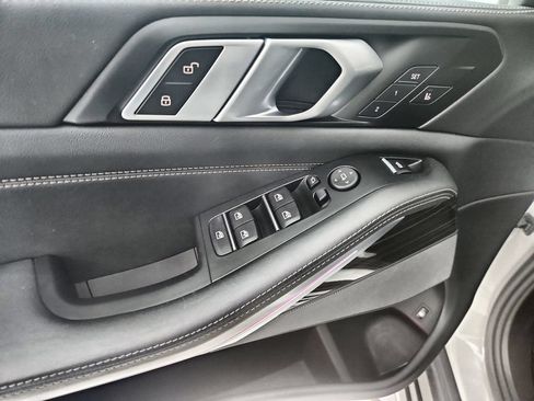 Used 2025 BMW X5 xDrive50e AWD/4WD image 22