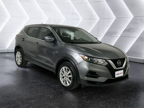 Used 2020 Nissan Rogue Sport S w/ Appearance Package FWD image 1