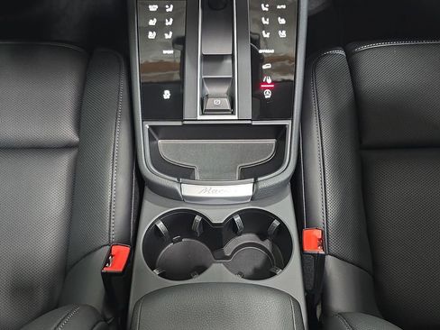 New 2026 Porsche Macan image 20