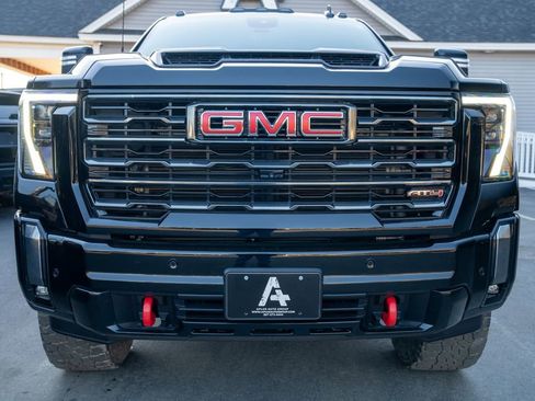 Used 2024 GMC Sierra 2500 AT4 w/ AT4 Premium Plus Package image 10