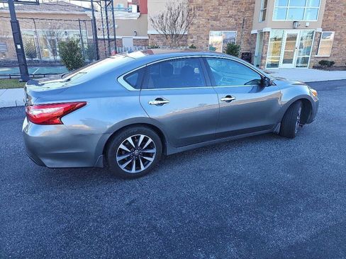 Used 2016 Nissan Altima 2.5 SV image 4