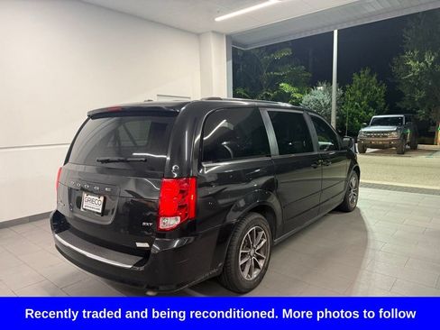 Used 2016 Dodge Grand Caravan SXT FWD image 4