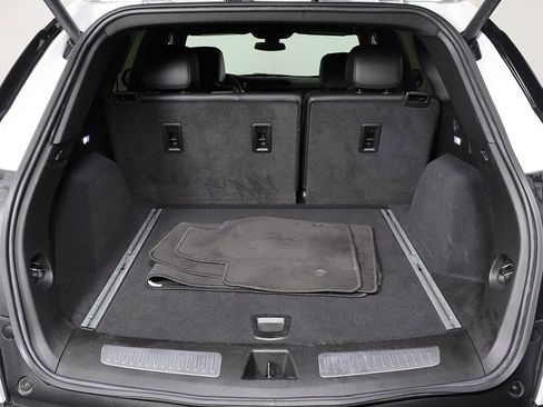 Used 2023 Cadillac XT5 Premium Luxury image 17