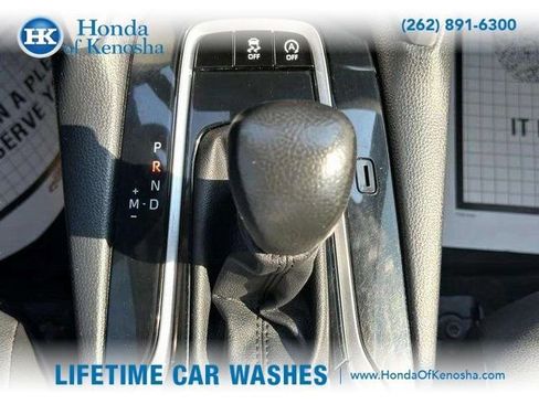 Used 2022 Toyota Corolla Cross XLE w/ Convenience Package image 27