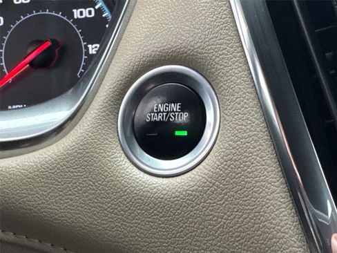 Used 2023 Chevrolet Traverse LS image 31