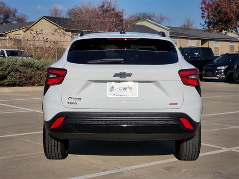 Used 2025 Chevrolet Trax RS w/ Driver Confidence Package image 7