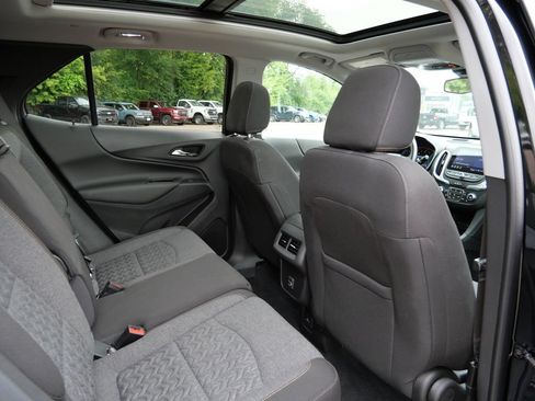 Used 2022 Chevrolet Equinox LT AWD/4WD image 13
