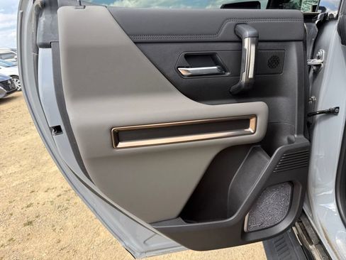 New 2025 GMC Hummer EV 2X w/ LPO, Dark Essentials Package AWD/4WD image 29