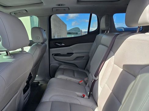 Used 2017 GMC Acadia SLT AWD/4WD image 16