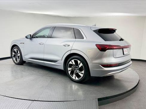 Used 2022 Audi e-tron Premium AWD/4WD image 6