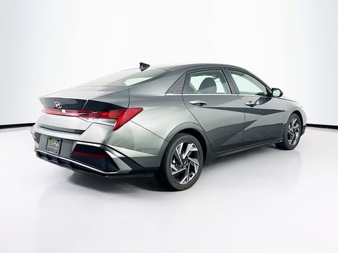 Used 2025 Hyundai Elantra SEL image 9