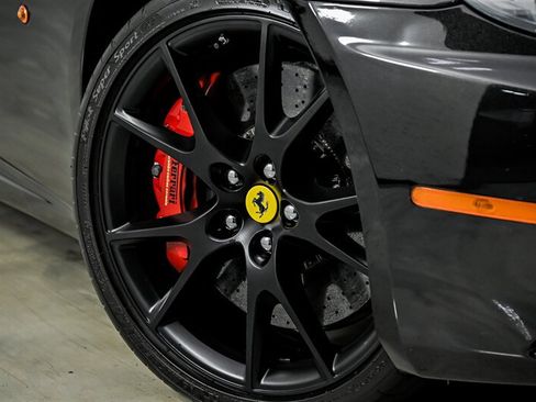 Used 2010 Ferrari California RWD image 4