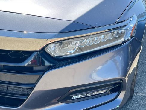 Used 2018 Honda Accord Sport image 11