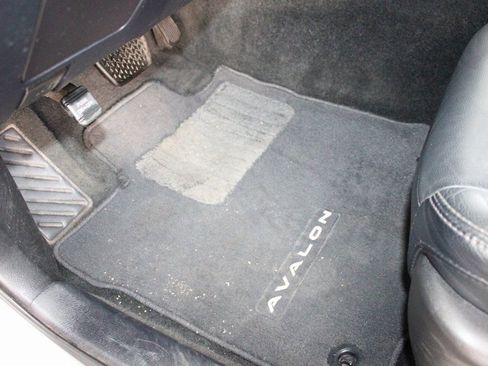 Used 2017 Toyota Avalon XLE image 23