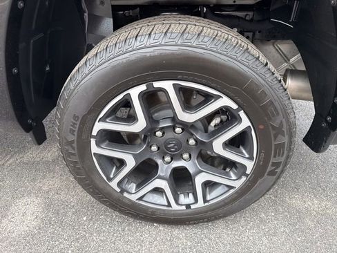 Used 2026 RAM 1500 Laramie AWD/4WD image 10
