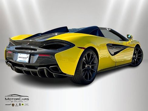 Used 2018 McLaren 570S Spider image 11
