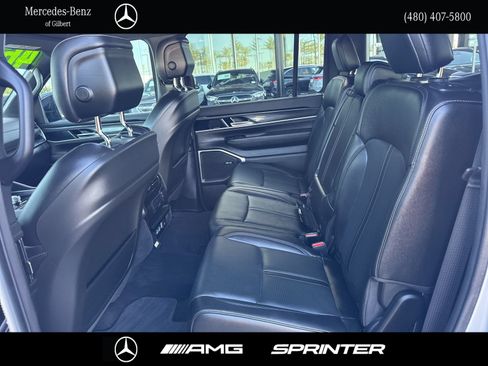 Used 2023 Jeep Wagoneer 4WD w/ Convenience Group I image 19