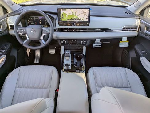 New 2026 Mitsubishi Outlander SEL image 15