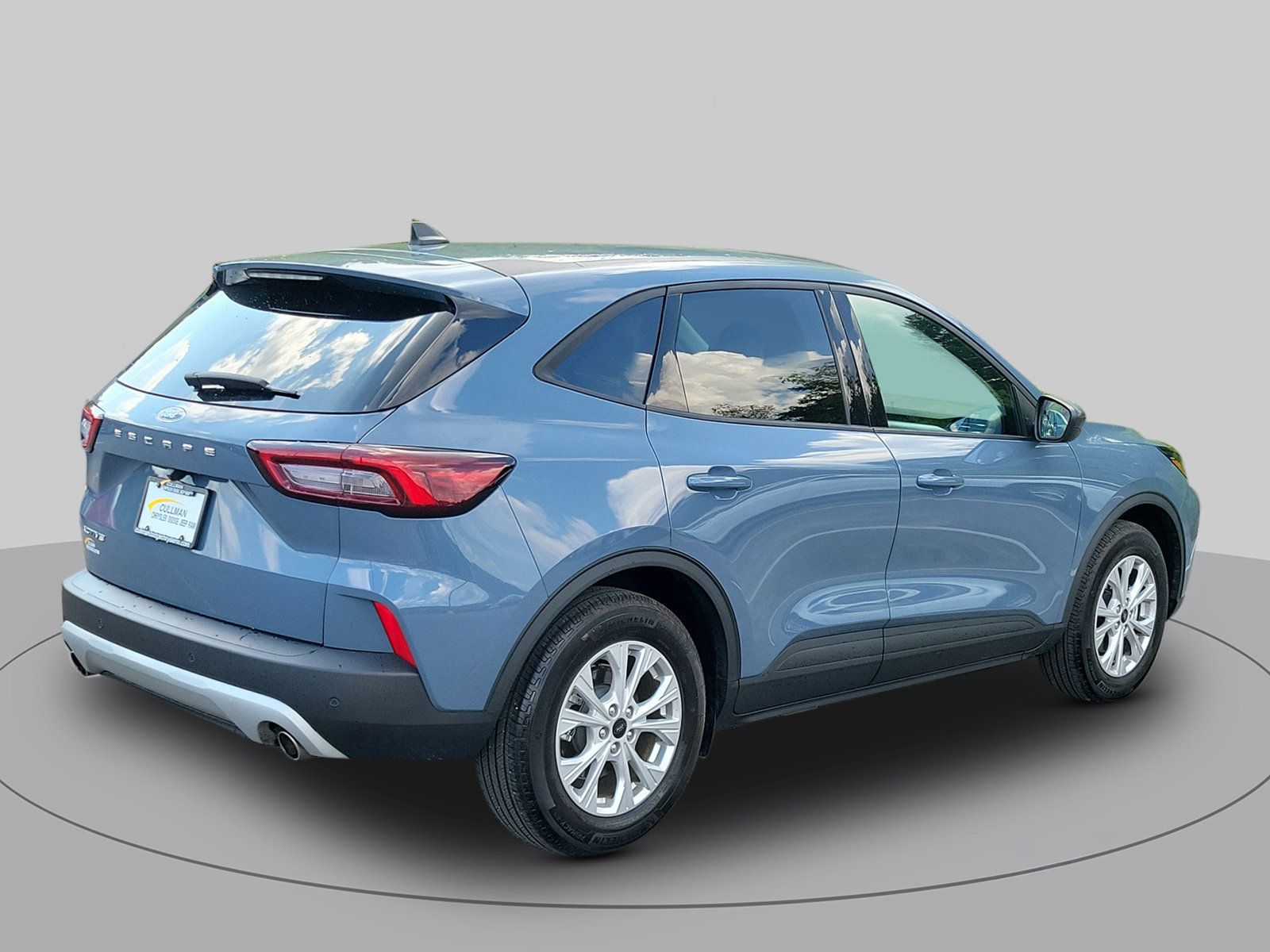 Used 2025 Ford Escape Active w/ Tech Pack #1 FWD image 3
