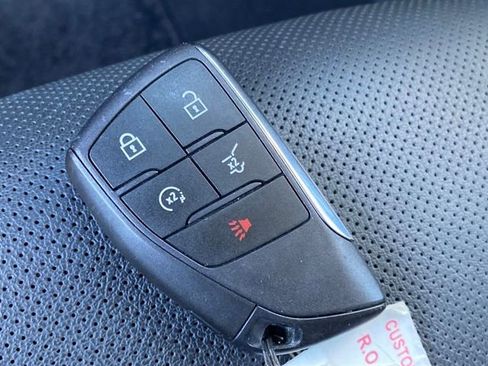 Used 2023 Buick Envision Avenir image 24