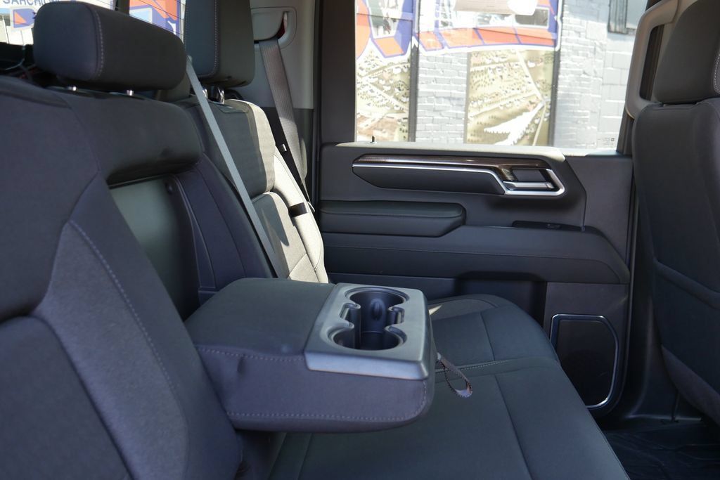 Used 2024 Chevrolet Silverado 2500 LT w/ Convenience Package AWD/4WD image 15
