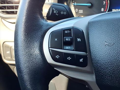 Used 2022 Ford Explorer XLT image 14