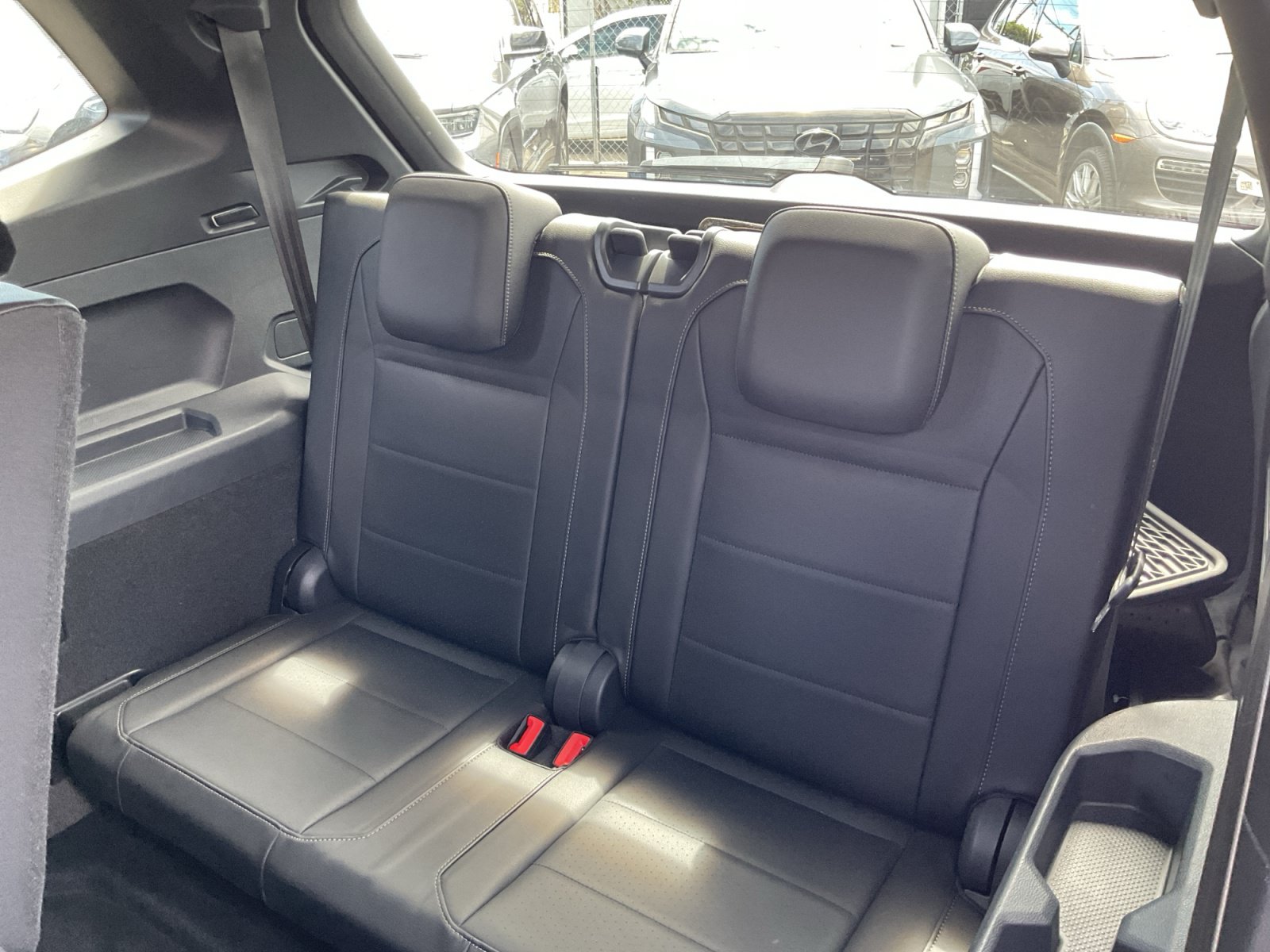 Used 2020 Volkswagen Tiguan SE R-Line FWD image 28