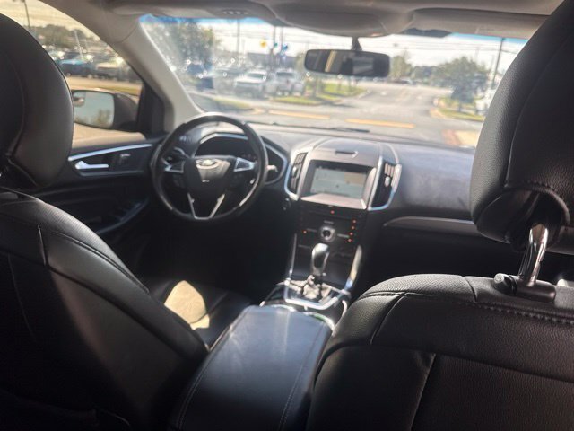 Used 2018 Ford Edge Titanium w/ Equipment Group 301A AWD/4WD image 24