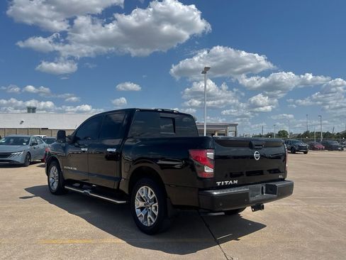 Used 2020 Nissan Titan SL w/ Moonroof Package RWD image 16