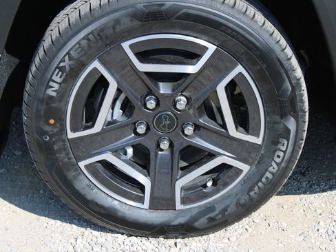 New 2026 Jeep Cherokee Laredo image 8