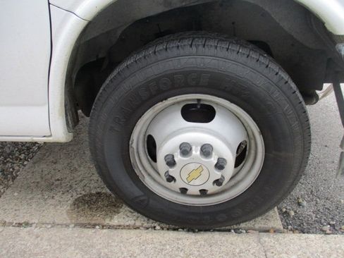 Used 2021 Chevrolet Express 3500 w/ Power Convenience Package image 20