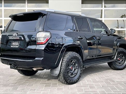 Used 2018 Toyota 4Runner SR5 image 13