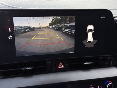 Used 2023 Kia Sportage EX FWD image 17