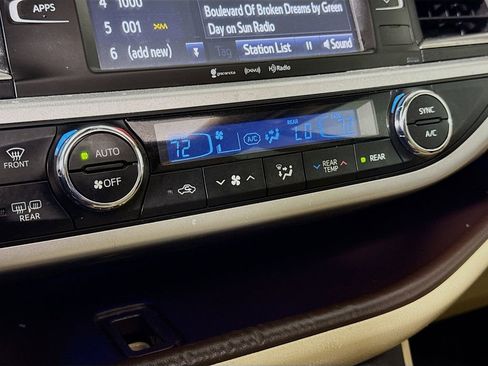 Used 2018 Toyota Highlander Limited image 15