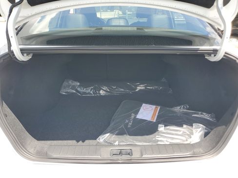 New 2025 Nissan Sentra SR w/ SR Premium Package image 9