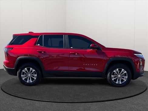 Used 2025 Chevrolet Equinox LT FWD image 4