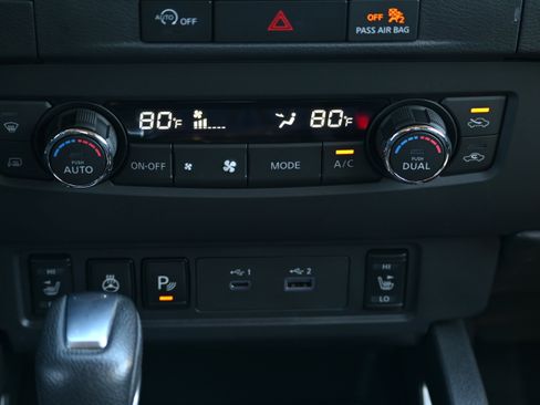 Used 2024 Nissan Frontier SL w/ Technology Package image 13