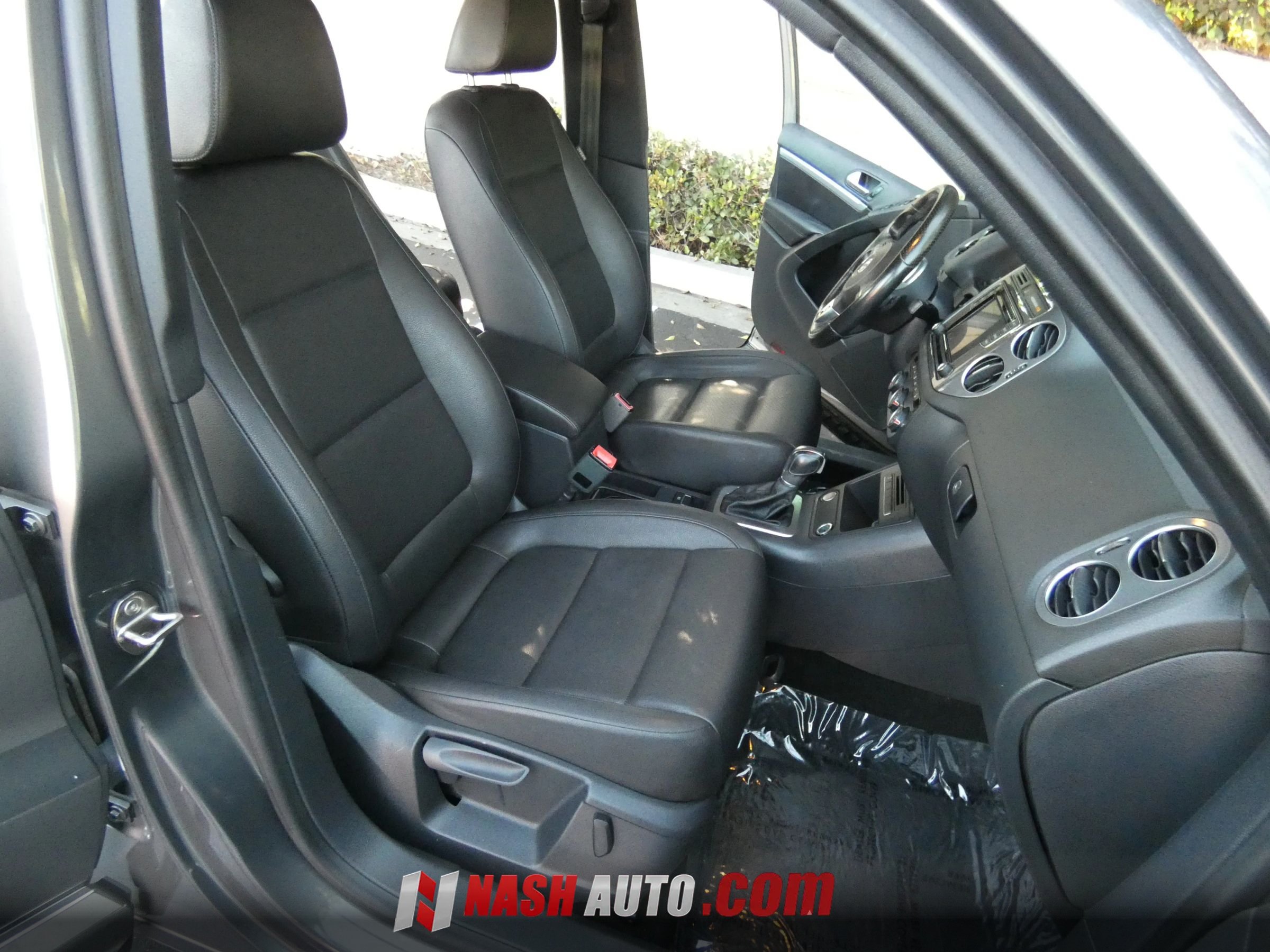 Used 2016 Volkswagen Tiguan R-Line FWD image 28
