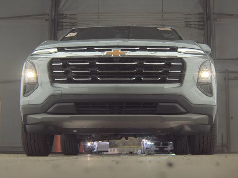 Used 2026 Chevrolet Equinox LT FWD image 4